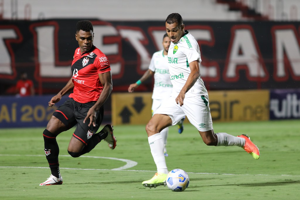 红牛二队鏖战阿斯顿马丁,诺里斯状态火热 红牛二队鏖战阿斯顿马丁,诺里斯状态火热