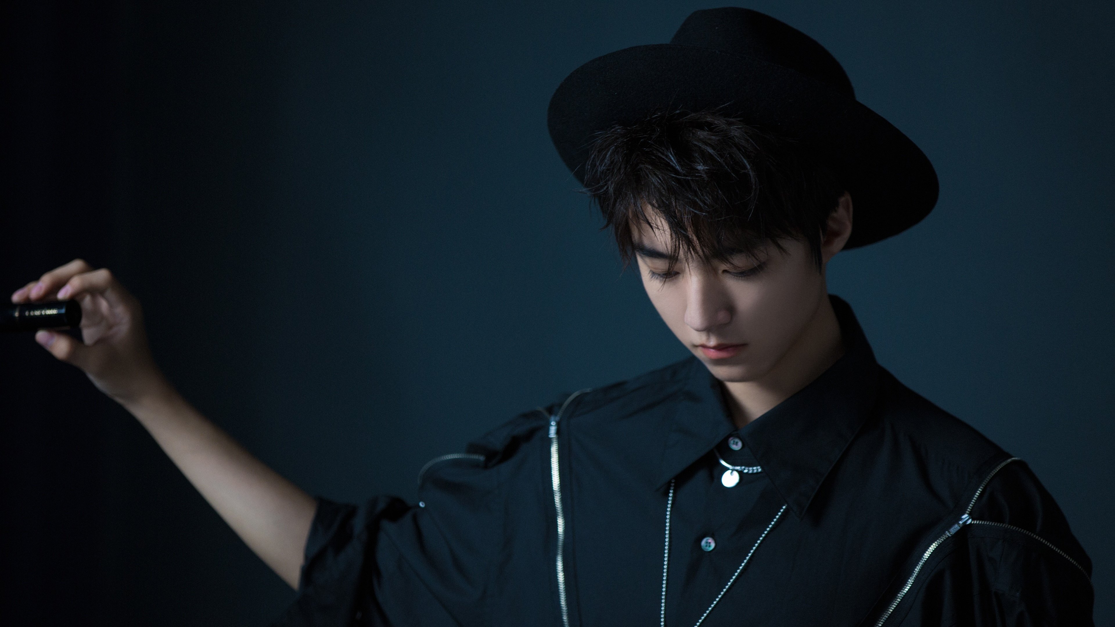 北境新王降临！浓眉44+19末节统治攻防，猛龙破勇士五年心魔